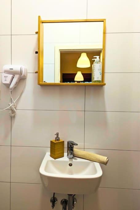 Cozy Ensuite Room In Zagreb Center Екстериор снимка