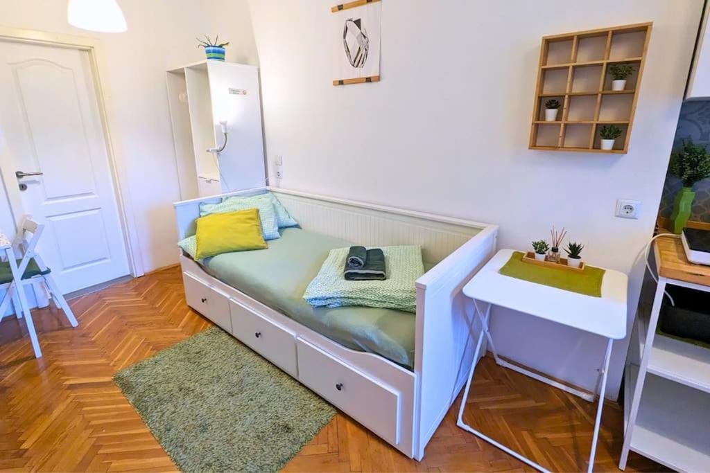Cozy Ensuite Room In Zagreb Center Екстериор снимка
